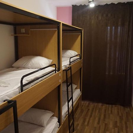 Central Hostel Şǝki Bagian luar foto