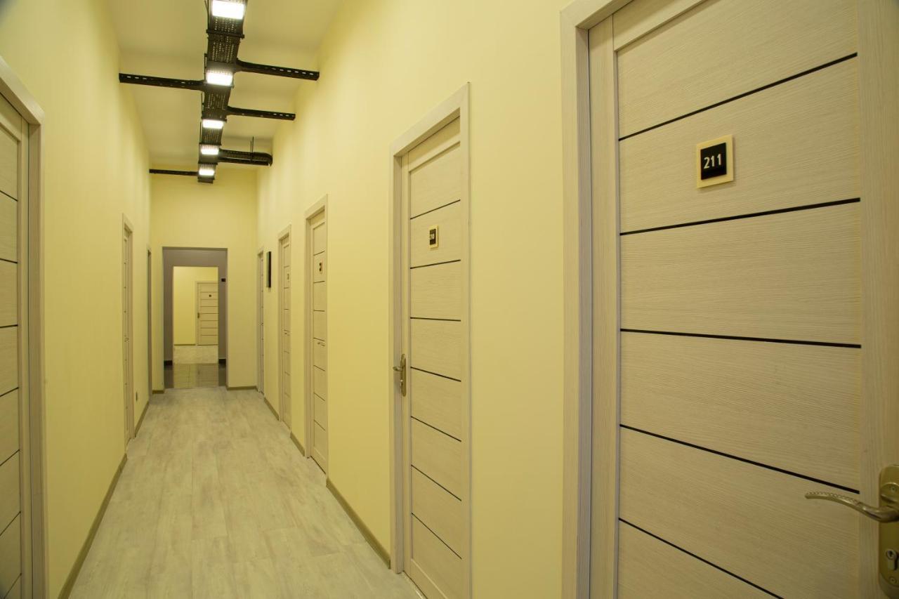 Central Hostel Şǝki Bagian luar foto