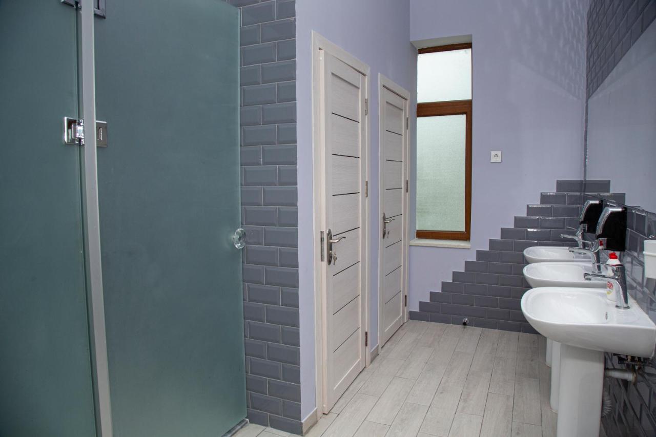 Central Hostel Şǝki Bagian luar foto