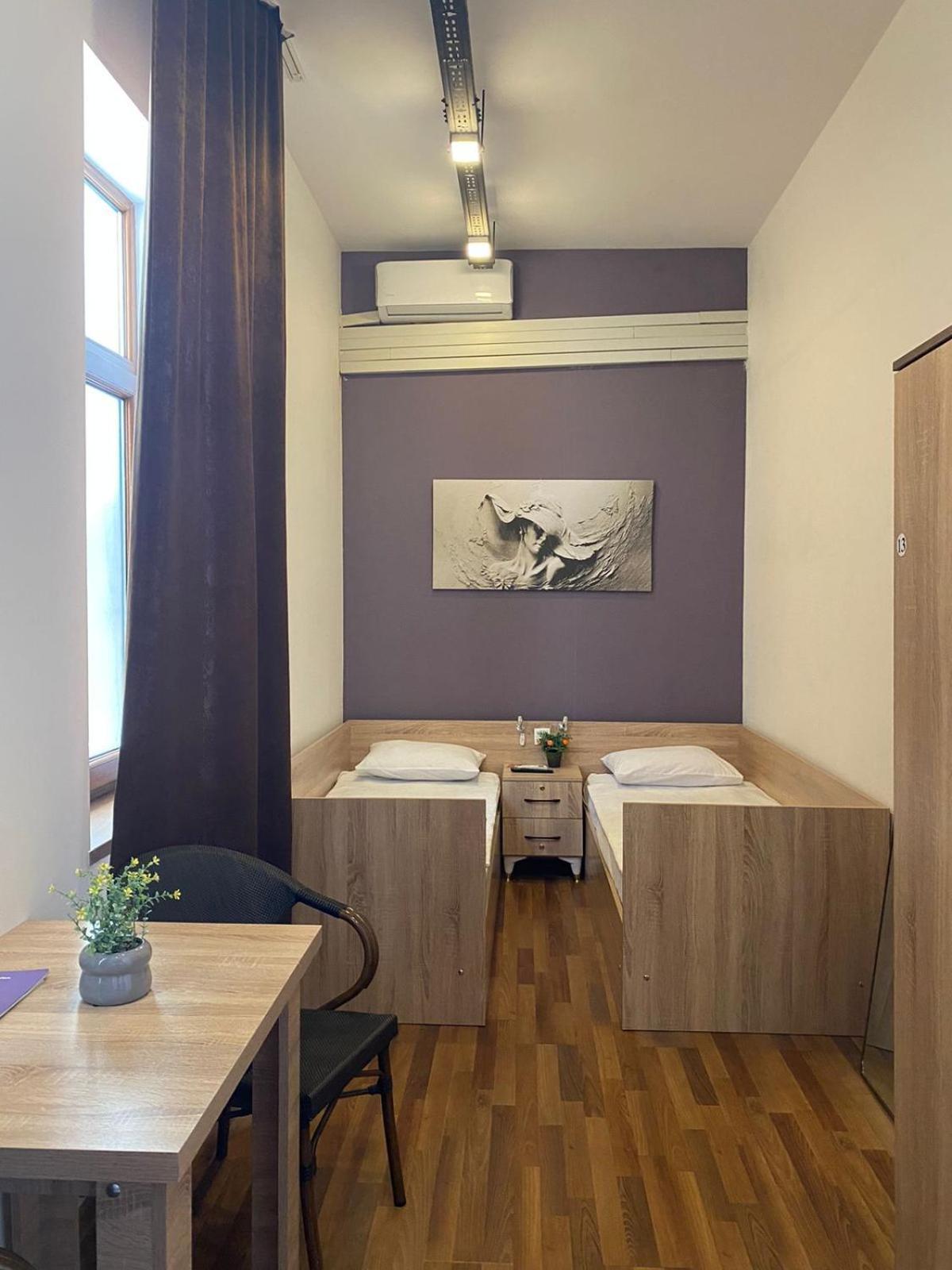 Central Hostel Şǝki Bagian luar foto