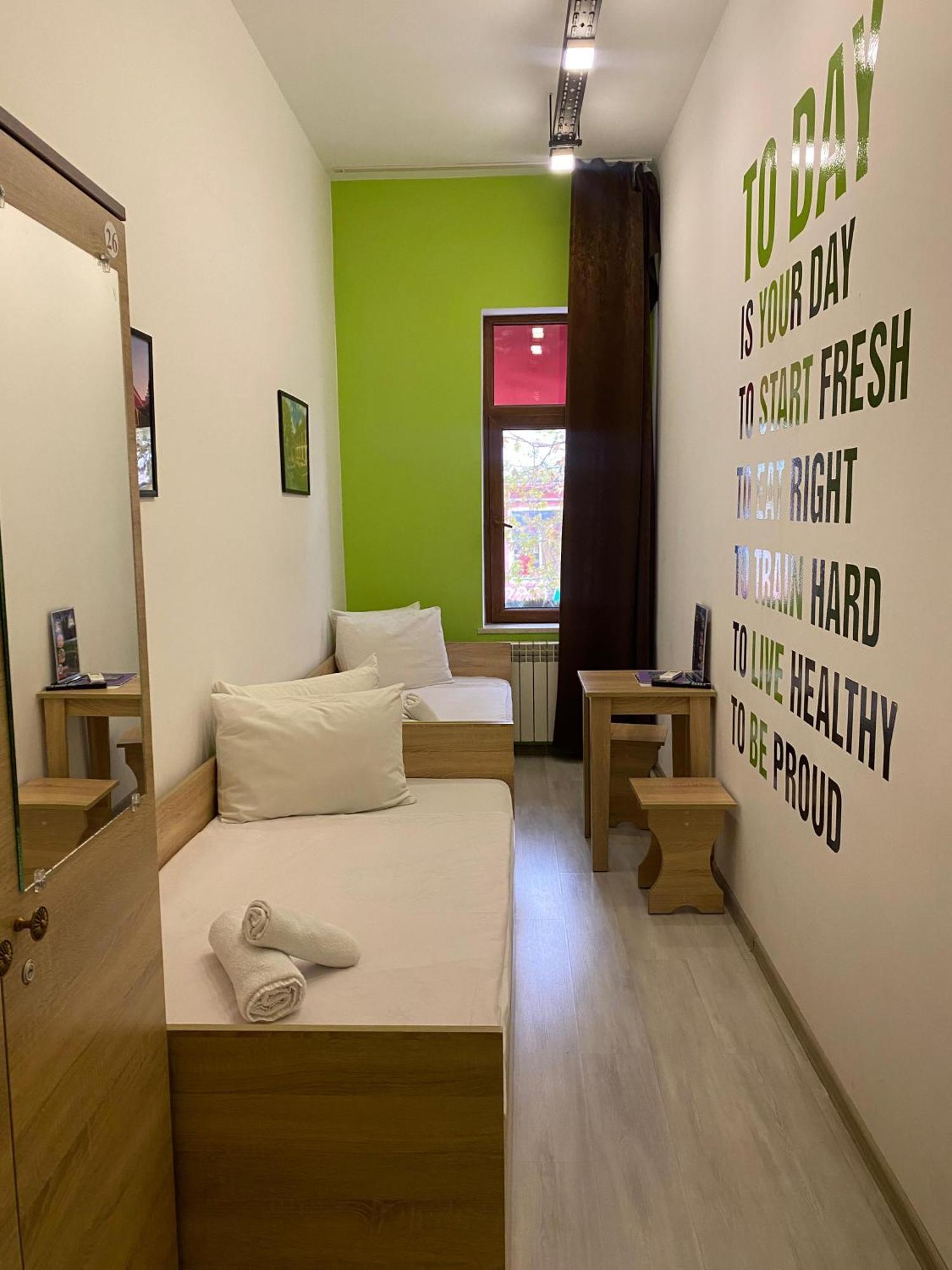 Central Hostel Şǝki Bagian luar foto