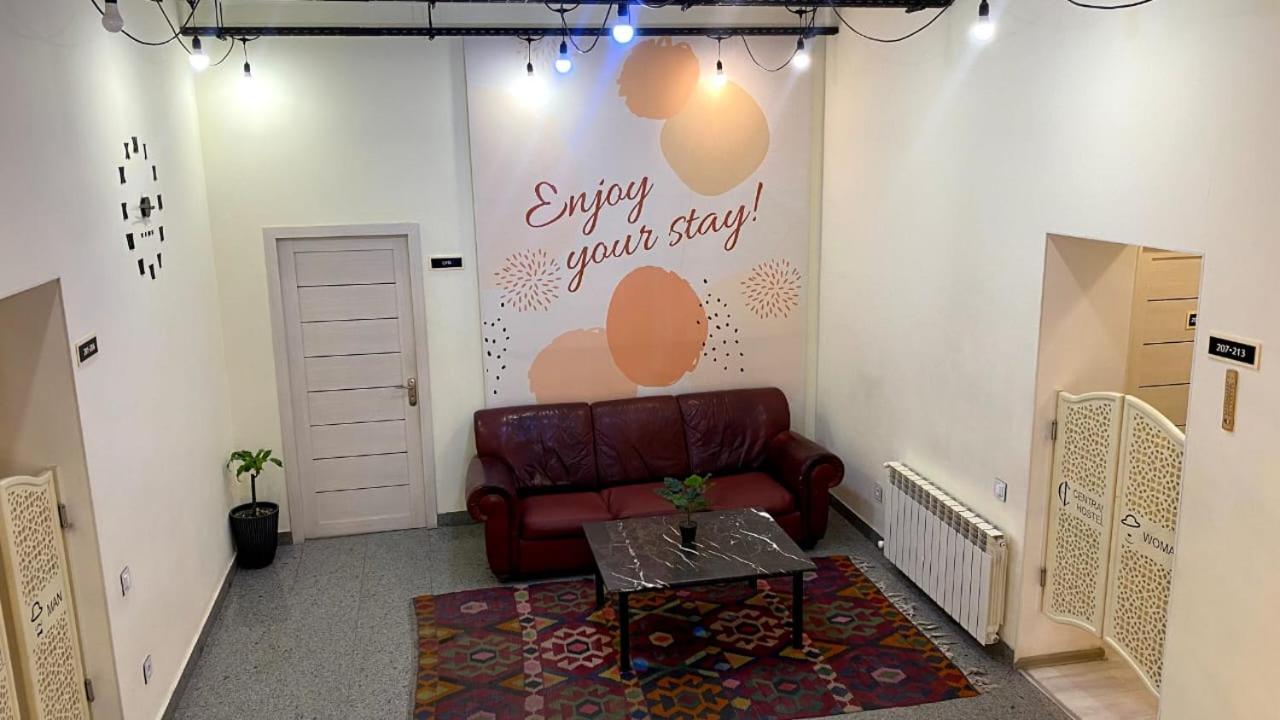 Central Hostel Şǝki Bagian luar foto
