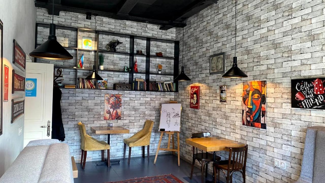 Central Hostel Şǝki Bagian luar foto
